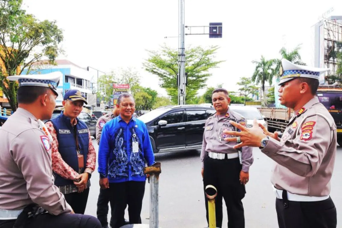 Satlantas dan Dishub Banjarmasin Tutup U-Turn untuk Cegah Balap Liar