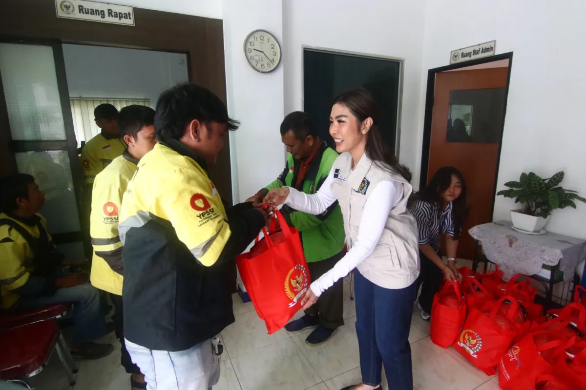 Dwi Ajeng Respaty Gelar Dialog dan Bantu 100 Pengemudi Ojol di Ramadhan