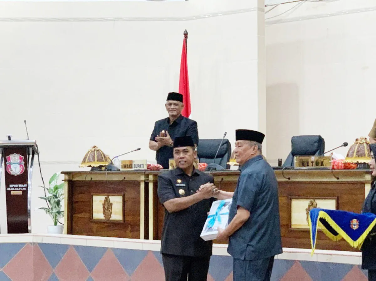 Pemotongan Dana TKD Rp247 M, Bupati Wajo Serahkan Ranperda APBD 2026