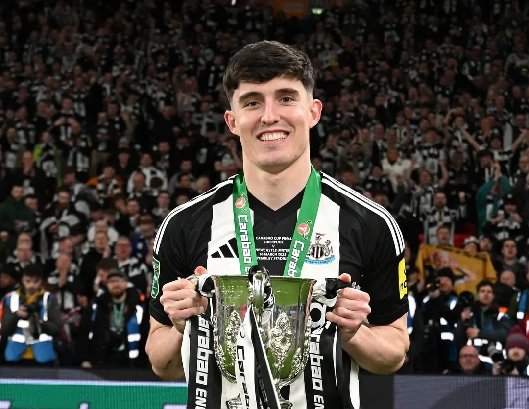 Manchester City Bidik Tino Livramento, Morgan Rogers Jadi Incaran Klub Eropa