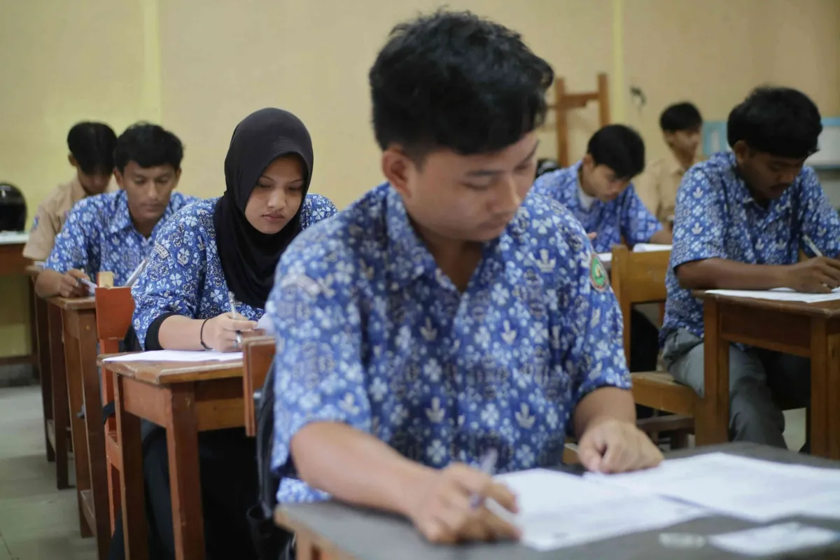 Refleksi Krisis Kompetensi Berbahasa dalam Pendidikan Nasional