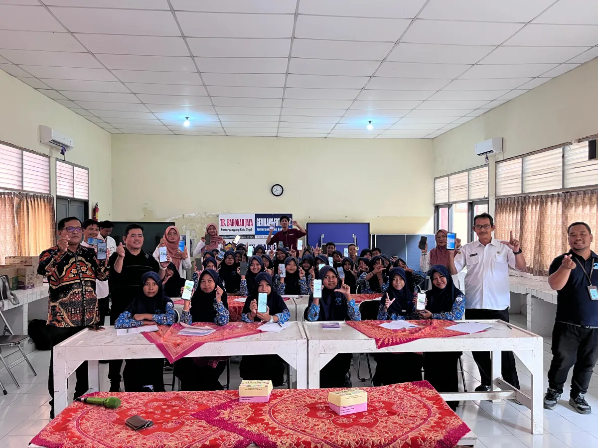 Pelatihan Mading Digital di SMP Negeri 17 Tegal Tingkatkan Keterampilan Siswa