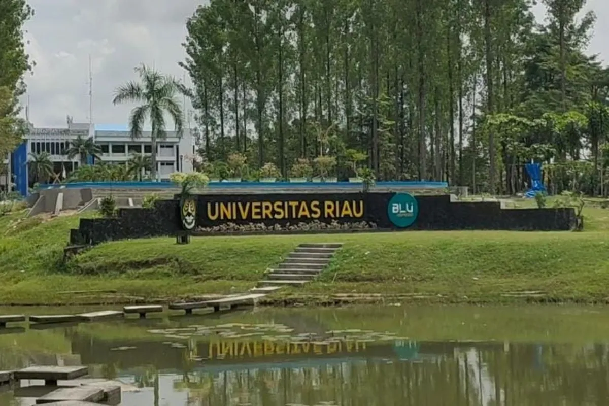 Mahasiswa Unri Raih Juara Umum Lomba Esai Internasional di Kuala Lumpur