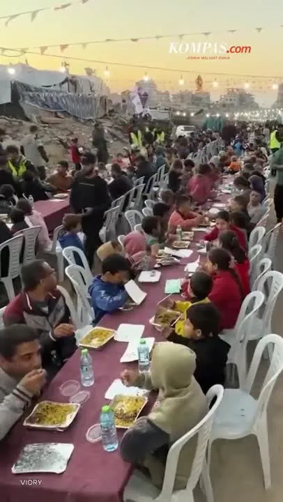 Kebersamaan di Tengah Reruntuhan: Buka Puasa Bersama Pengungsi Gaza