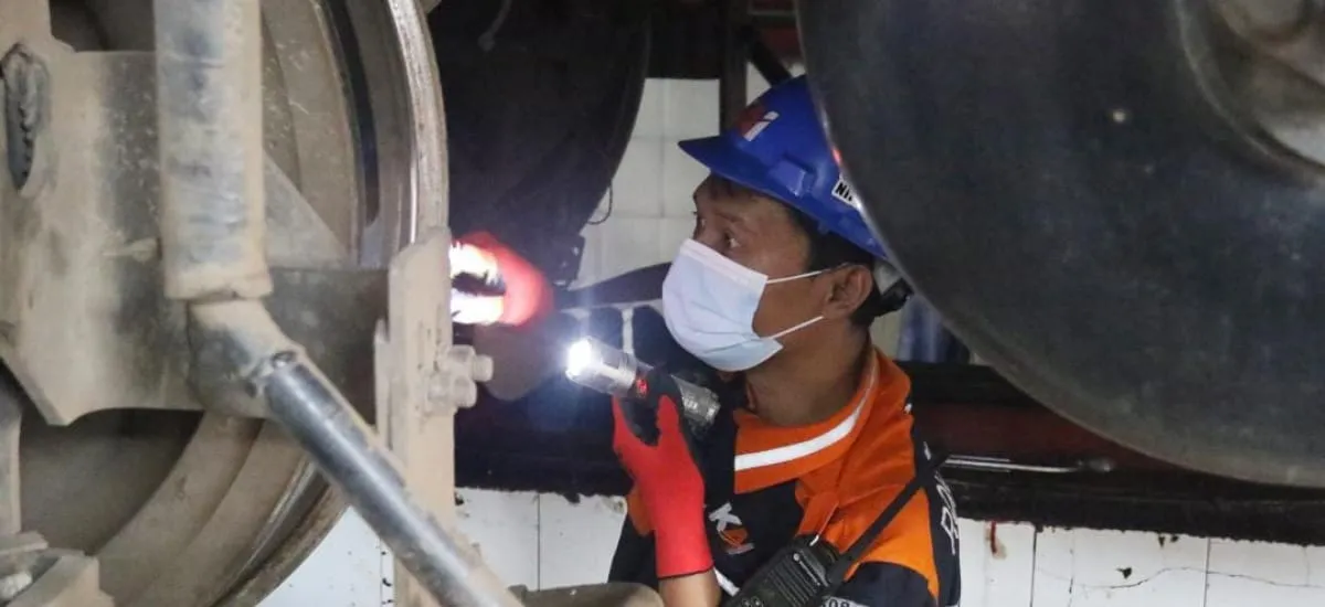 KAI Daop 3 Cirebon Siap Layani Pemudik Lebaran dengan Perawatan Optimal