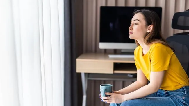 Zodiak yang Semakin Menarik Diri dari Sosial seiring Bertambahnya Usia
