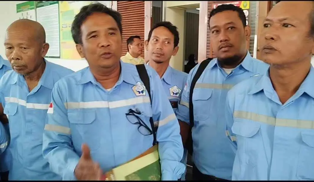 Sidang Ketiga Gugatan Class Action: Warga Pojok Hadirkan Bukti Dampak TPA