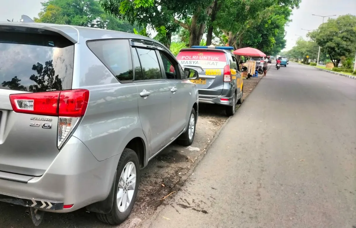 Pria Warga Sidoarjo Ditemukan Meninggal di Dalam Mobil di Bypass Juanda