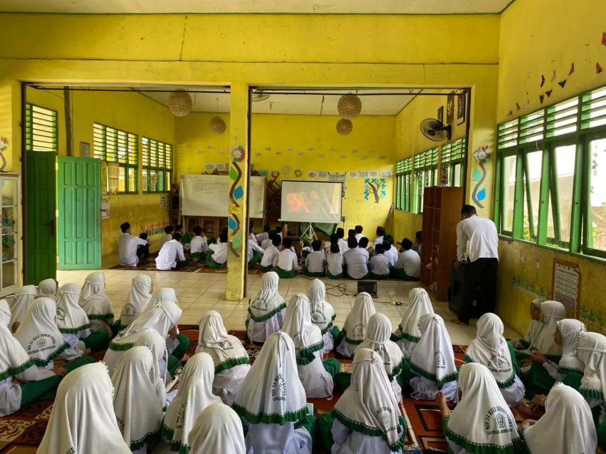 MIN 24 HSU Gelar Nonton Film Islami untuk Semarakkan Pembelajaran di Ramadan