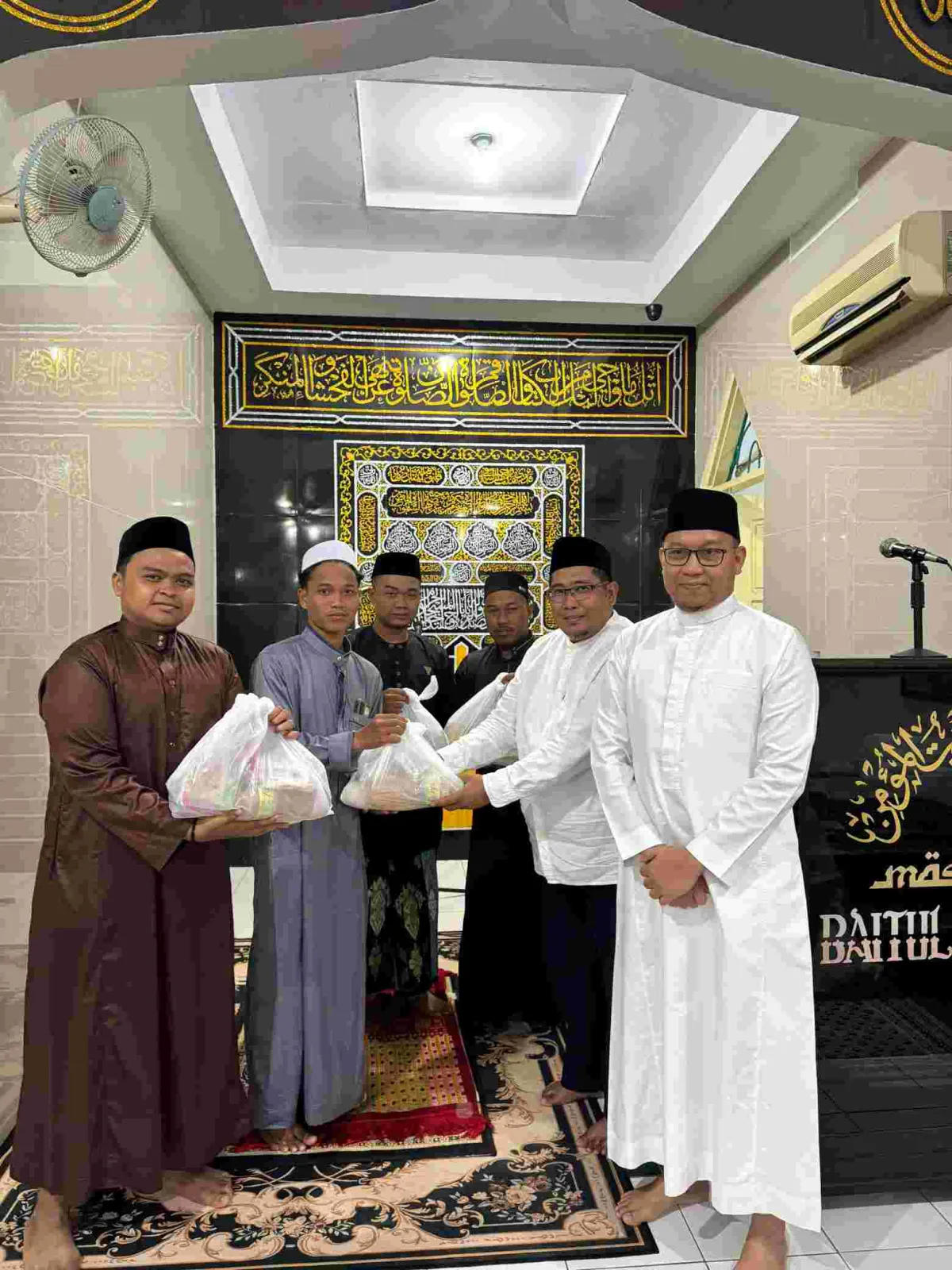Partai Gelora Parepare Gelar Safari Ramadan dengan Sumbangan untuk Masjid dan Pegawai Sara