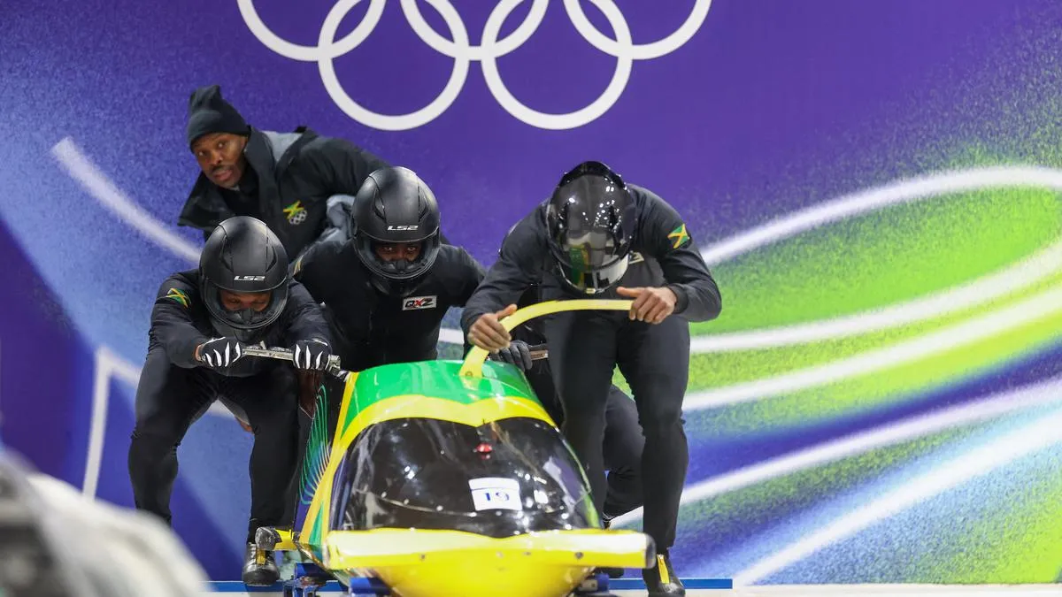 Lewis Hamilton Fokus di F1 Meski Dihubungkan dengan Bobsleigh Jamaika
