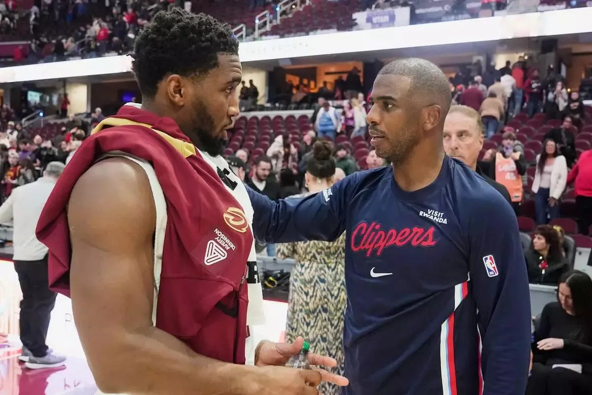 Donovan Mitchell Menyampaikan Rasa Hormat untuk Chris Paul di Akhir Kariernya