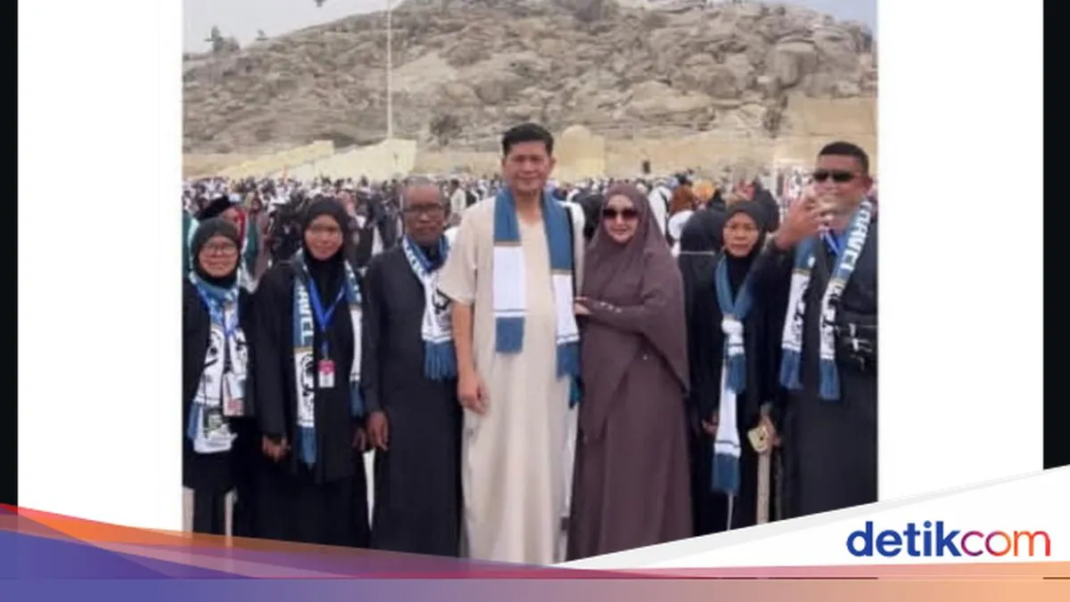 Bupati Aceh Selatan Umrah di Tengah Krisis Bencana