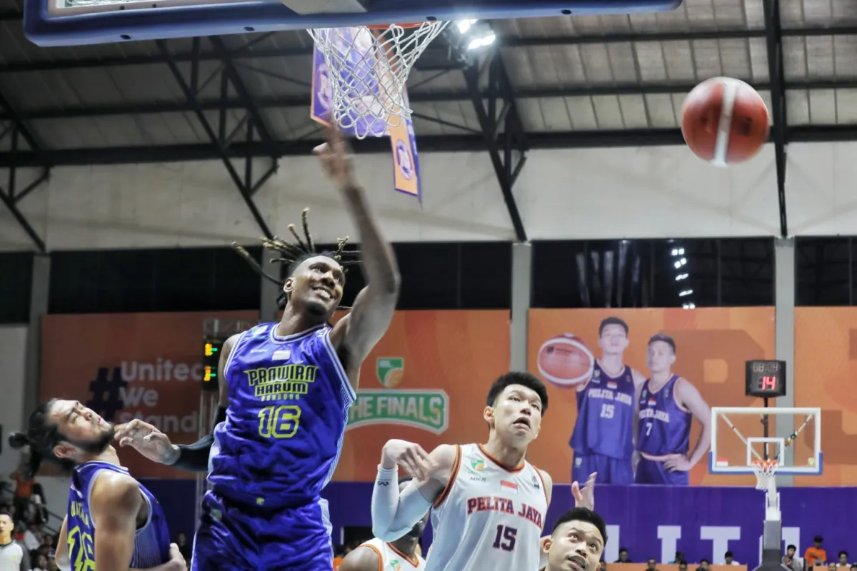 Prawira Bandung Unggul di Game 1 Final IBL 2023 dengan Kemenangan 74-65