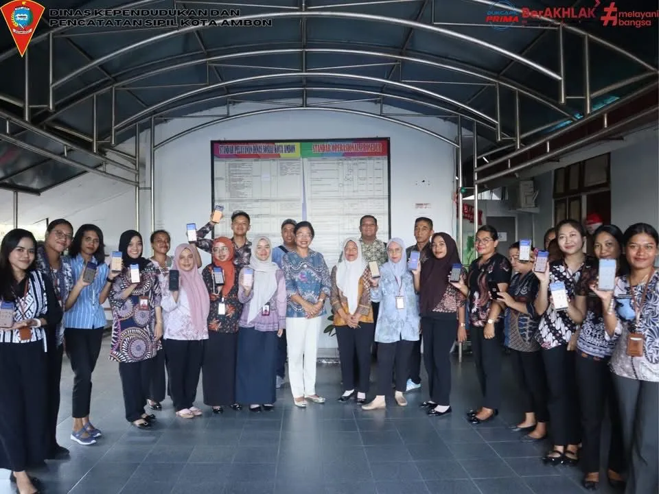 Dukcapil dan Dinas Sosial Ambon Luncurkan Aktivasi Identitas Kependudukan Digital