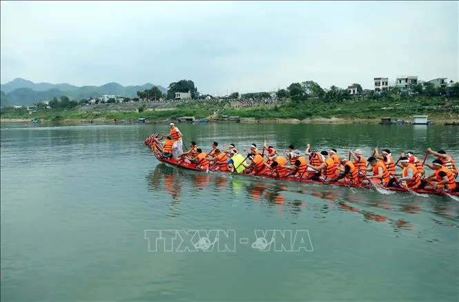 Festival Balap Perahu Sungai Lo: Merayakan Budaya dan Semangat Komunitas