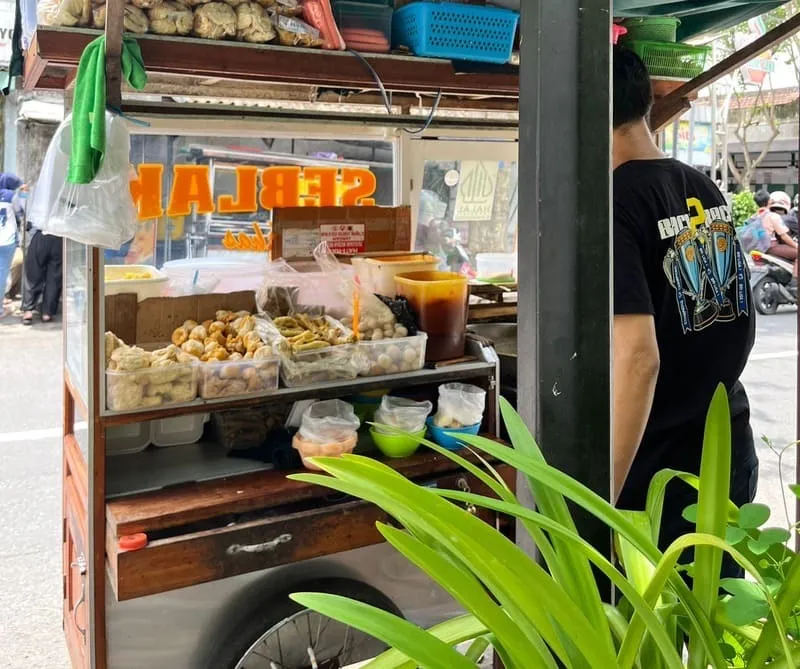 Makanan Gerobakan di Blitar Masih Jadi Pilihan Favorit