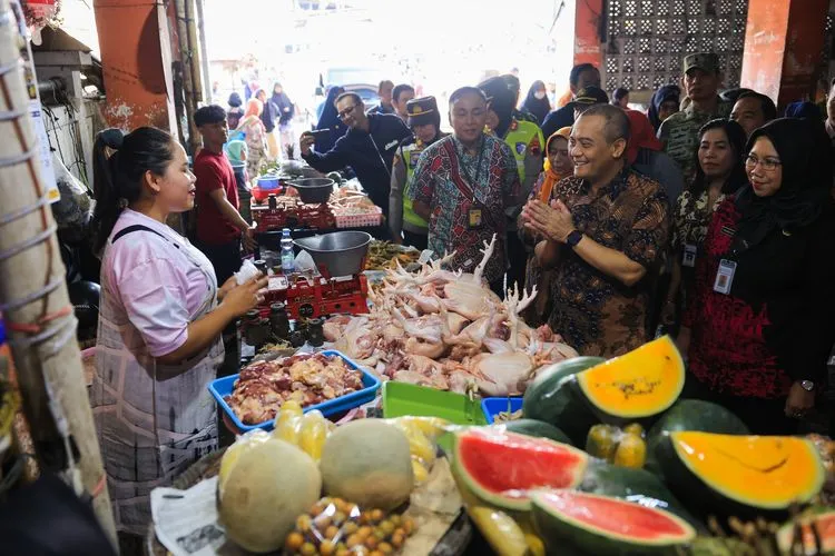 Gubernur Jateng Sidak Pasar untuk Stabilkan Harga Pangan Awal Ramadhan