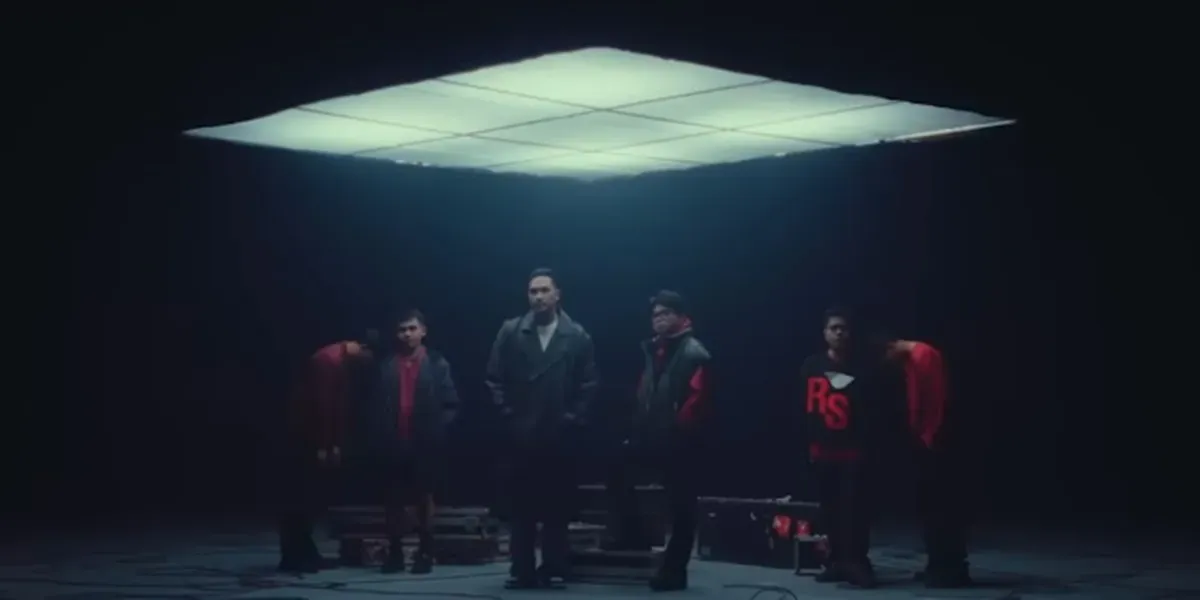 Lagu Sialan: Perjuangan Move On yang Tak Mudah