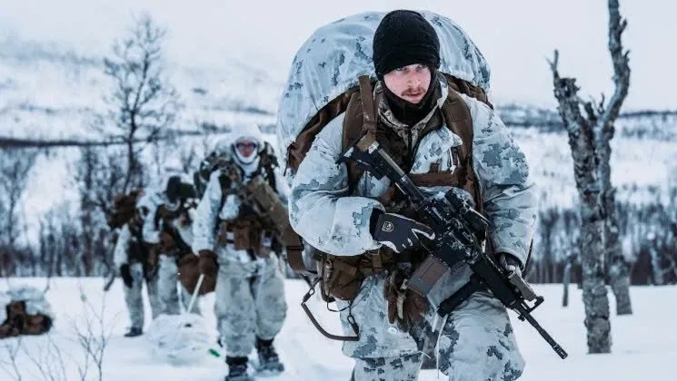 NATO Perkuat Kehadiran Militer di Arktik di Tengah Tantangan Ekstrem
