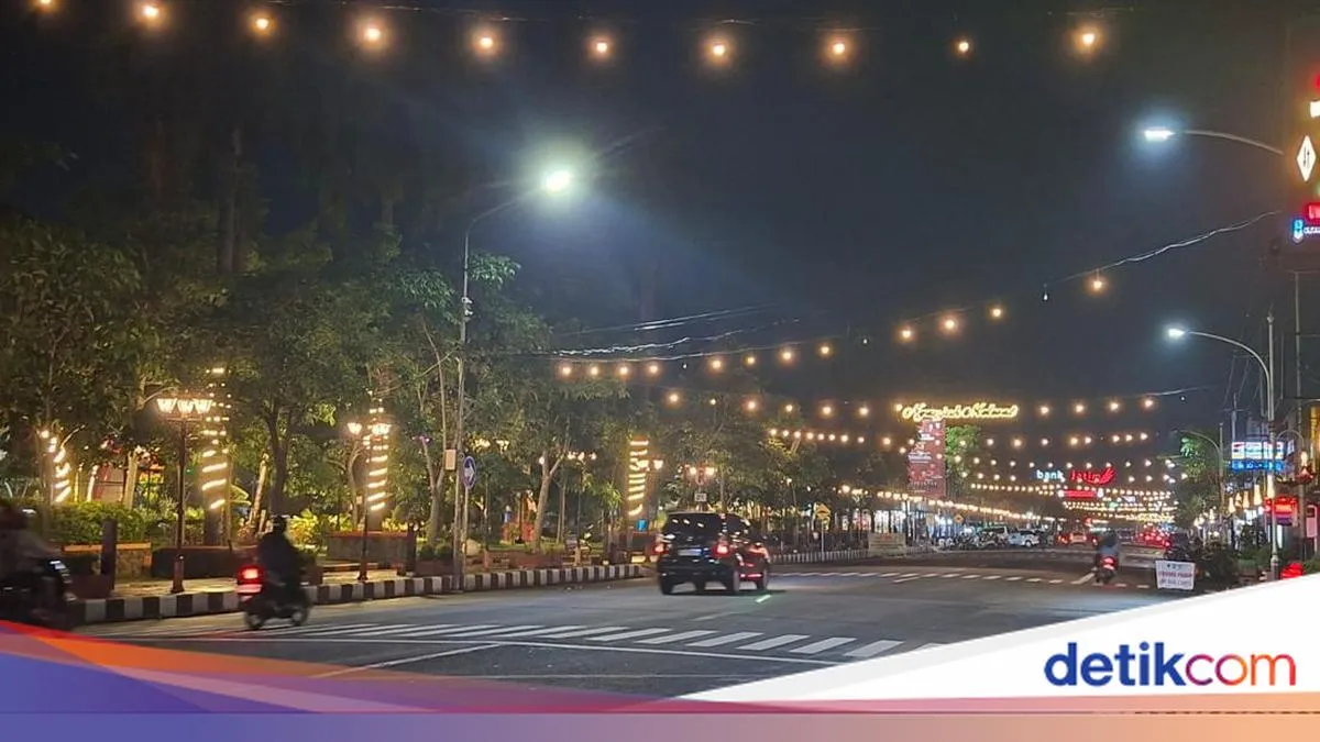 Transformasi Jalan Ahmad Yani Nganjuk: Keindahan Malam yang Menawan