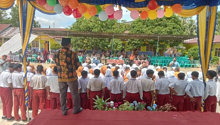 Meriah, Perpisahan Siswa Kelas VI SDN 274 Muara Delang Kenang Masa Belajar