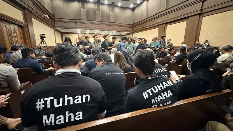Serikat Pekerja Dukung Terdakwa Kasus Korupsi Minyak Mentah di PN Jakpus
