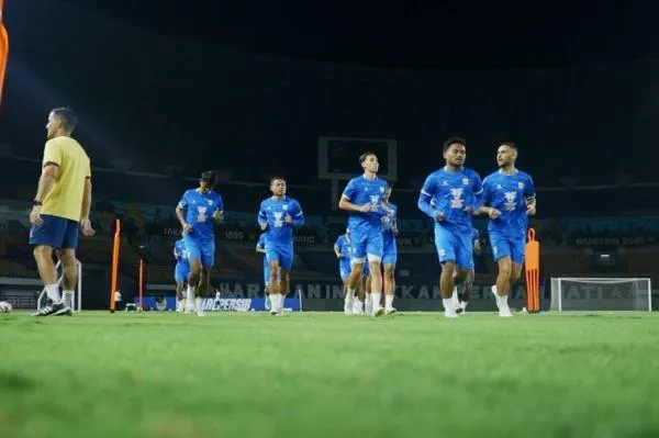 Persib Latihan Malam di Ramadan untuk Jaga Performa Pemain