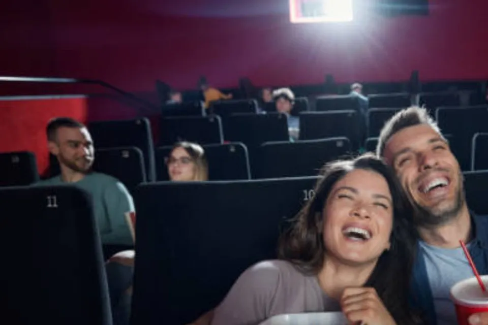 Alfamart Hadirkan Bioskop Mini Kolaborasi dengan Layar Digi