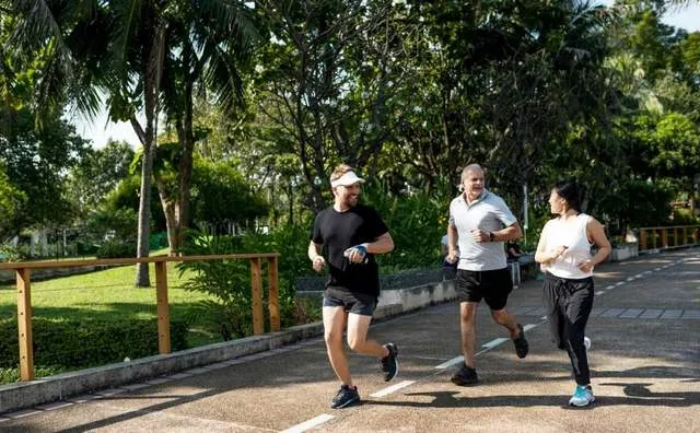 Olahraga Kolektif: Membangun Kesehatan dan Kepedulian Sosial