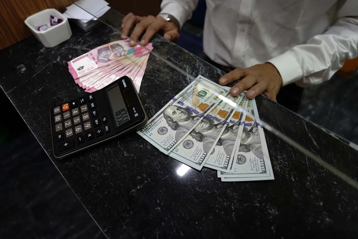 Rupiah Melemah Tipis di Tengah Ketidakpastian Global