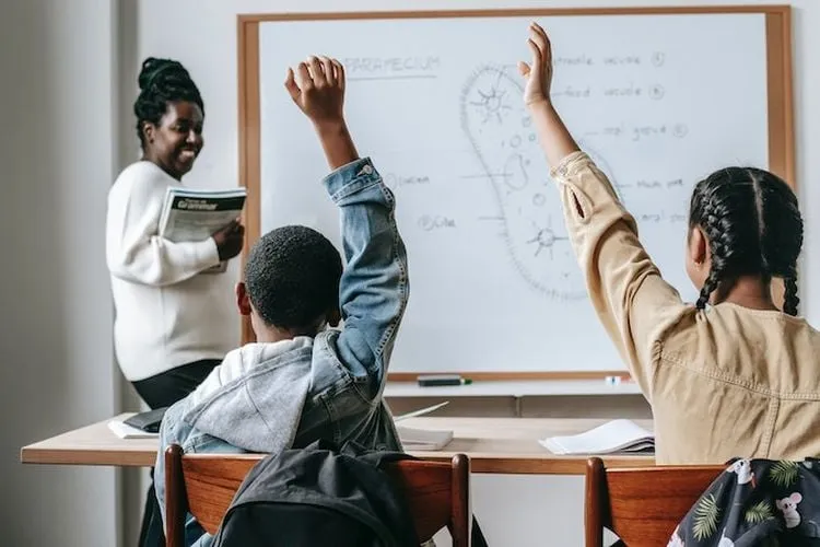 Panduan Mengubah Informasi Menjadi Kutipan Tidak Langsung untuk Siswa Kelas 10