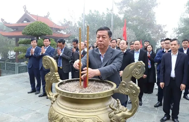 Peresmian Monumen Peringatan Penerbitan Politik Nasional di Binh Thanh