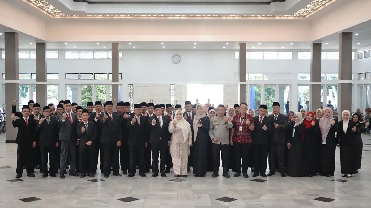 Bupati Garut Lantik Dua Kepala Dinas, Tekankan Profesionalisme ASN