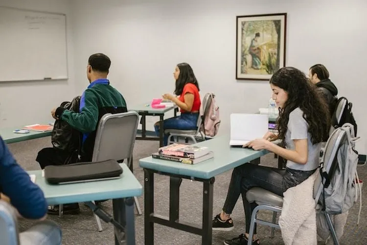 Latihan Soal UAS Bahasa Indonesia Kelas 12 Semester 1 Tahun 2022