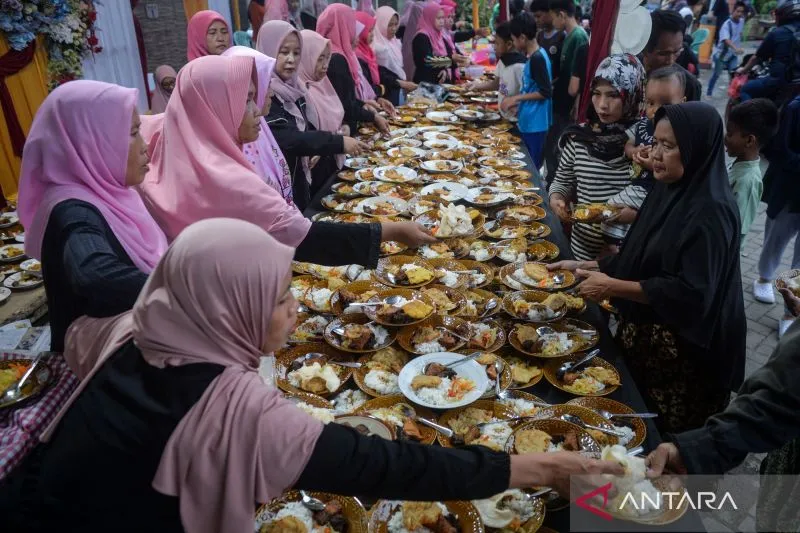 Dietisien Sarankan Porsi Kecil Makanan Manis Saat Berbuka Puasa