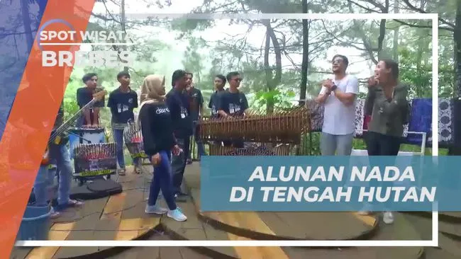Pertunjukan Musik Dangdut Memeriahkan Hutan Kalibaya Park di Brebes