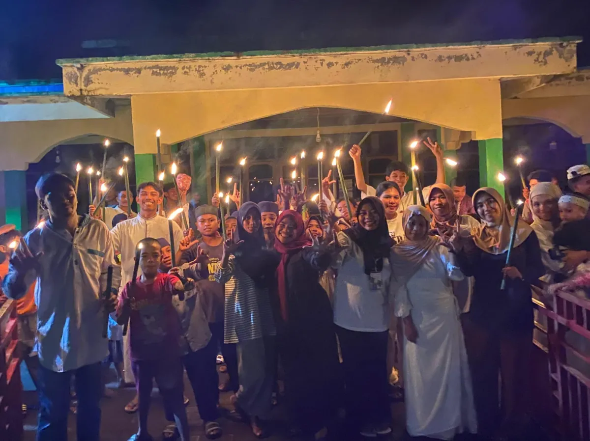 Pemuda Akeguraci dan Mahasiswa Unibrah Gelar Pawai Obor Sambut Ramadhan
