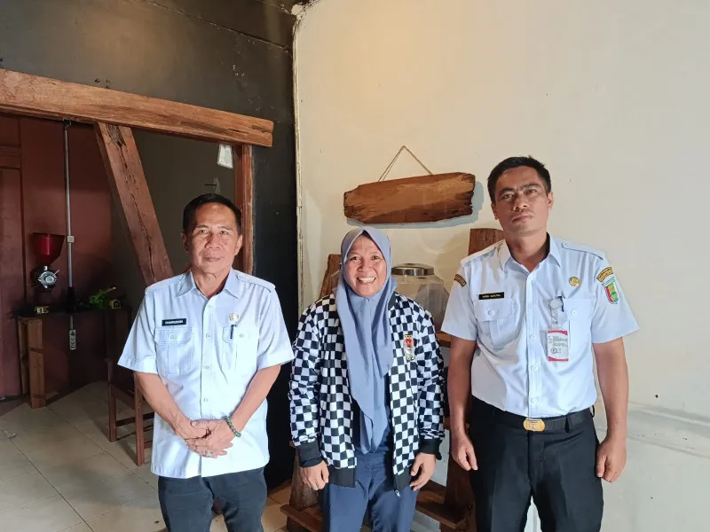 Kadisdukcapil Pesawaran Bahas Peningkatan Pelayanan di Rumah Bela Budaya