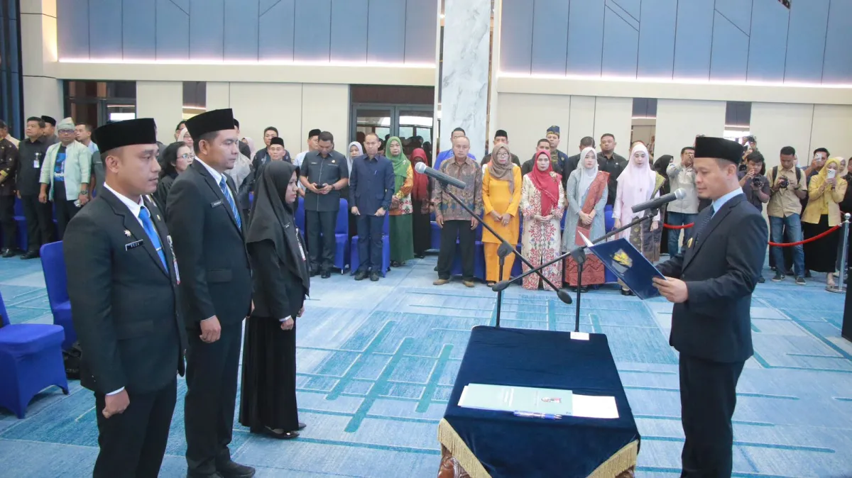 Wali Kota Pekanbaru Lantik 21 Pejabat untuk Penyegaran Birokrasi