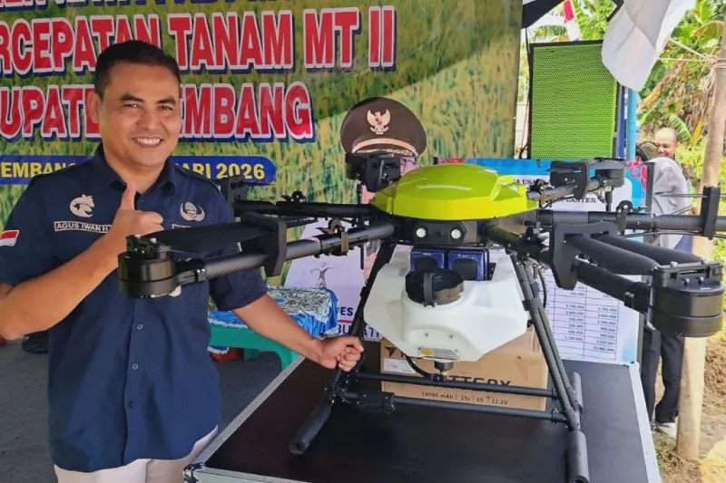 Pemkab Rembang Tingkatkan Produktivitas Padi dengan Drone Pertanian