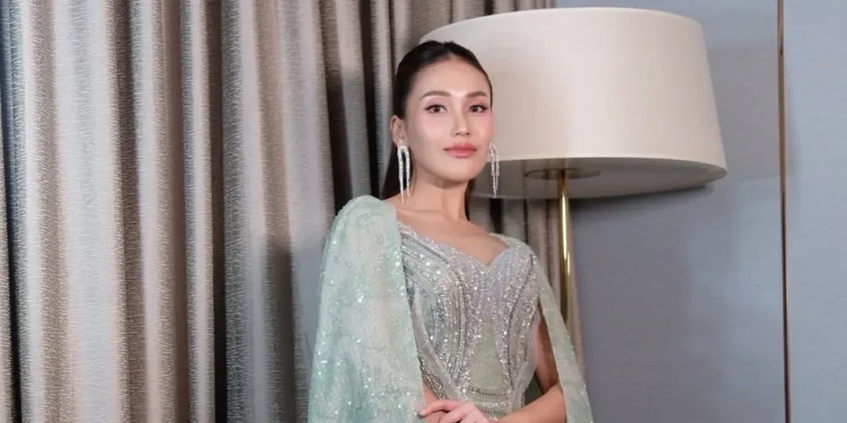 Ayu Ting Ting Rayakan Sahur Pertama Bersama Keluarga dengan Beragam Hidangan