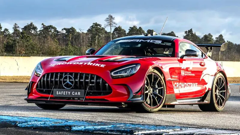 Mercedes-AMG GT Black Series Resmi Jadi Safety Car F1 2026