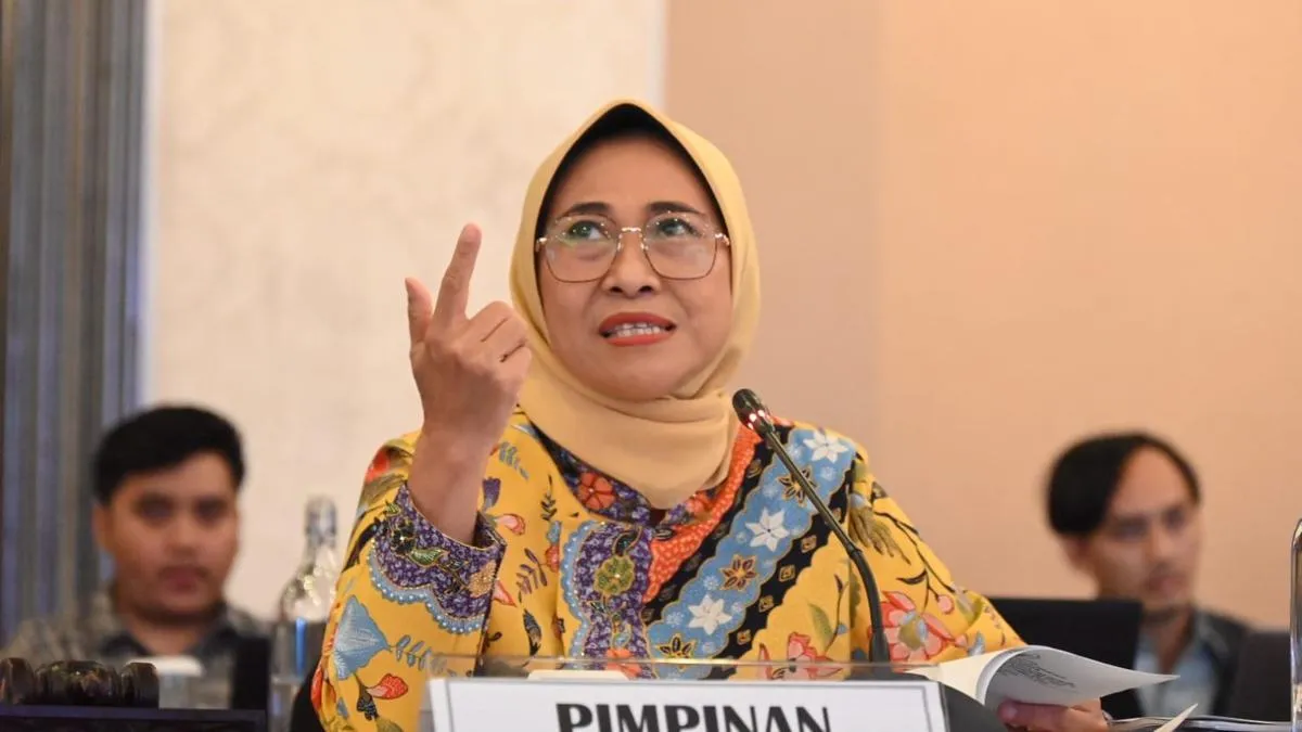 Keluhan Warga, Ketua Komisi X DPR Minta Pembatasan Jam Operasional Lapangan Padel