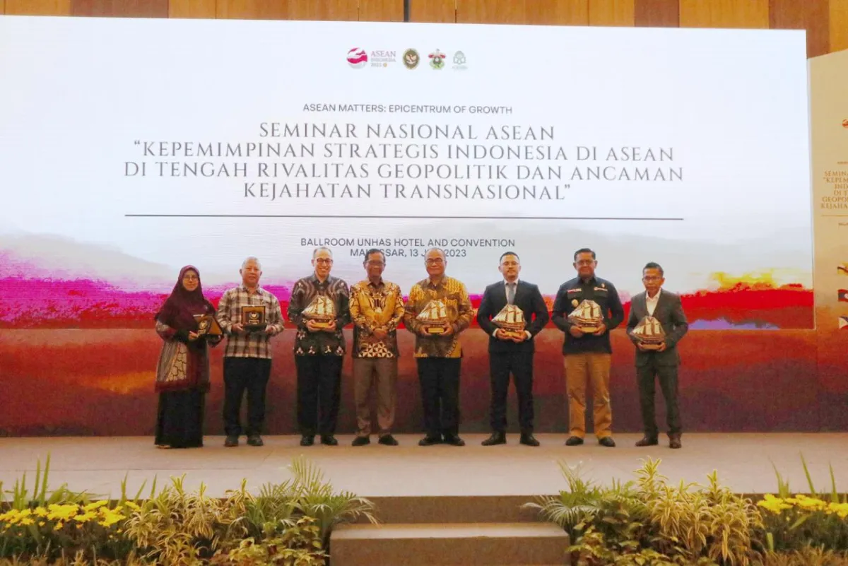 Pentingnya Kode Etik dan Privasi dalam Media Siber