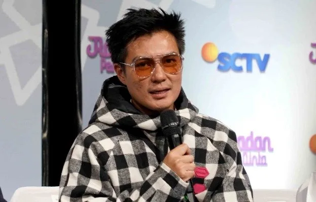 Baim Wong Kembali ke Televisi Sebagai Host 'Tiba-Tiba Kuis'