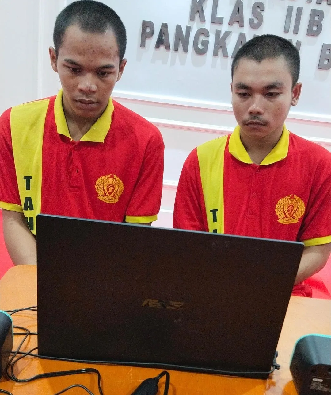 Dua Pemuda Ditangkap Usai Curi Buah Sawit untuk Beli Rokok