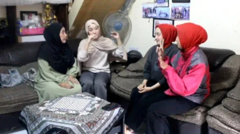 Kisah Inspirasional Tiga Difabel Diterima Kerja di Bandung