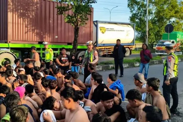Razia Besar-besaran di Porong, 232 Motor dan Ratusan Remaja Diamankan