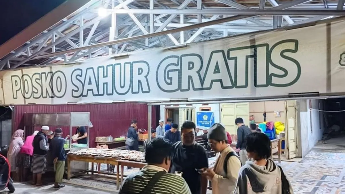 Kodam Palaka Wira Ajak Masyarakat Berbagi Paket Sahur Gratis di Palu